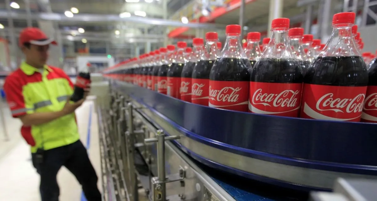 Esta es la nueva marca que trae Coca-Cola a Chile: así busca levantar a emprendedores del país